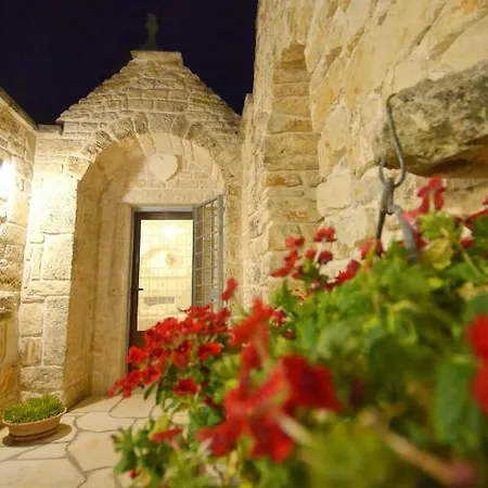 Trulli Monsalis * Alberobello